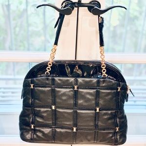 SALE!💯% Authentic Ferragamo quilted Handbag